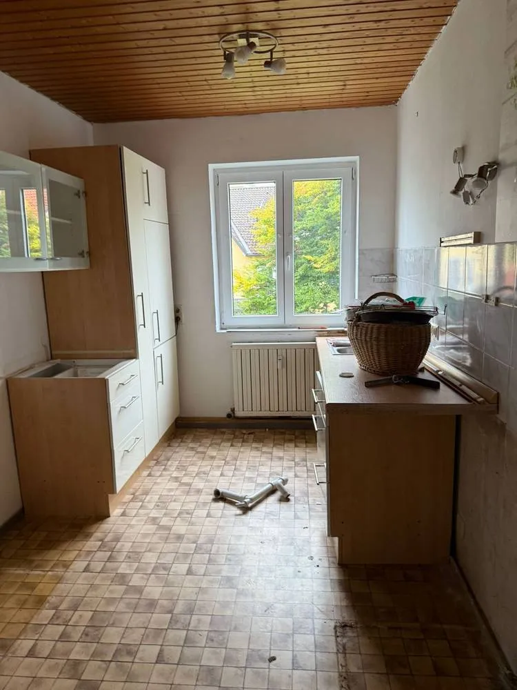Kellerentrümpelung vorher - voller Kellerraum